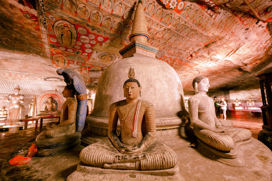 Dambulla Cave Temple: A Stunning Rock Temple Complex in Sri Lanka